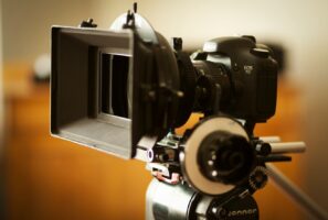 Iniciación al cortometraje con tu cámara fotográfica. Por Chema Hernández